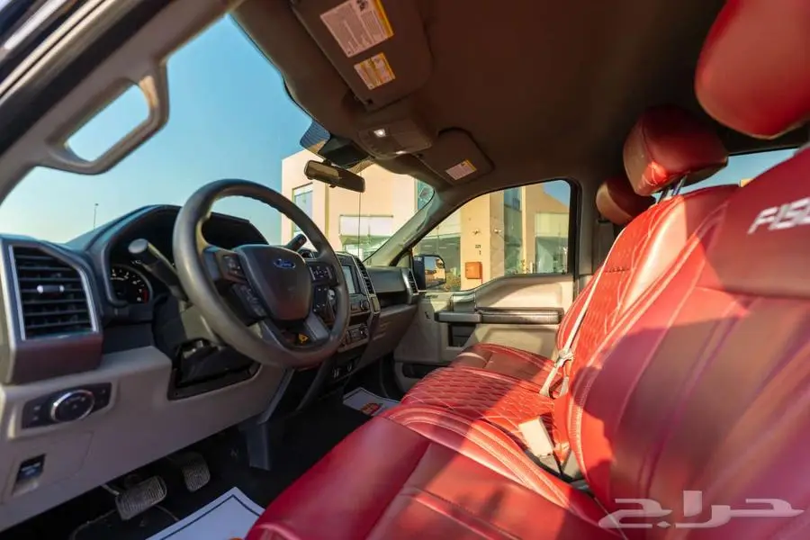 فورد F 150 2019 اسود كندي 8