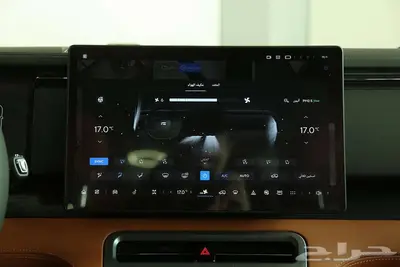 استمتع برحلة فاخرة مع روكس 01 6 مقاعد VIP 2025 16