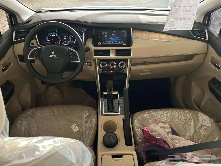 ميتسوبيشي اكسباندر هاي لاين 2025 10