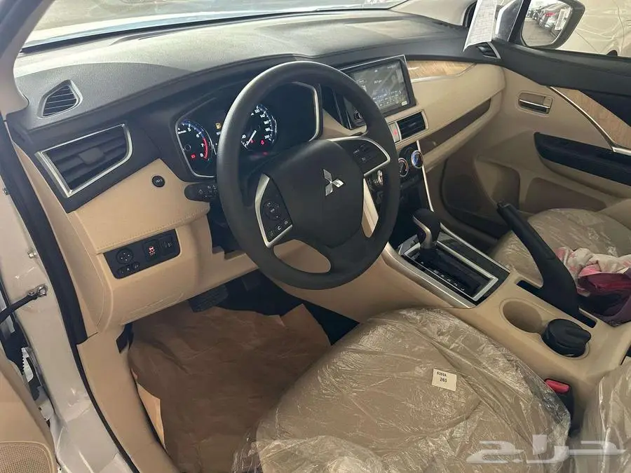 ميتسوبيشي اكسباندر هاي لاين 2025 9
