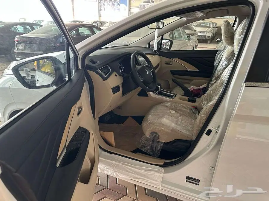 ميتسوبيشي اكسباندر هاي لاين 2025 14