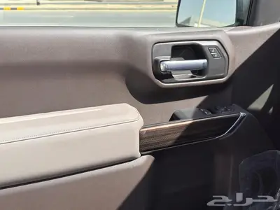 شيفروليه سلفرادو تريل بوس غمارة لون اسود 2025 22