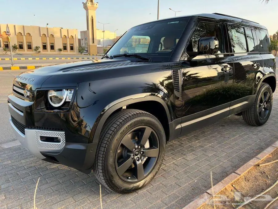 لاند روفر ديفندر V4 110 2024 0