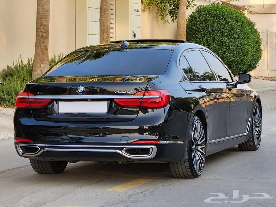 بي ام 2017 750 فل V8 13
