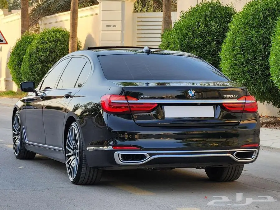 بي ام 2017 750 فل V8 9
