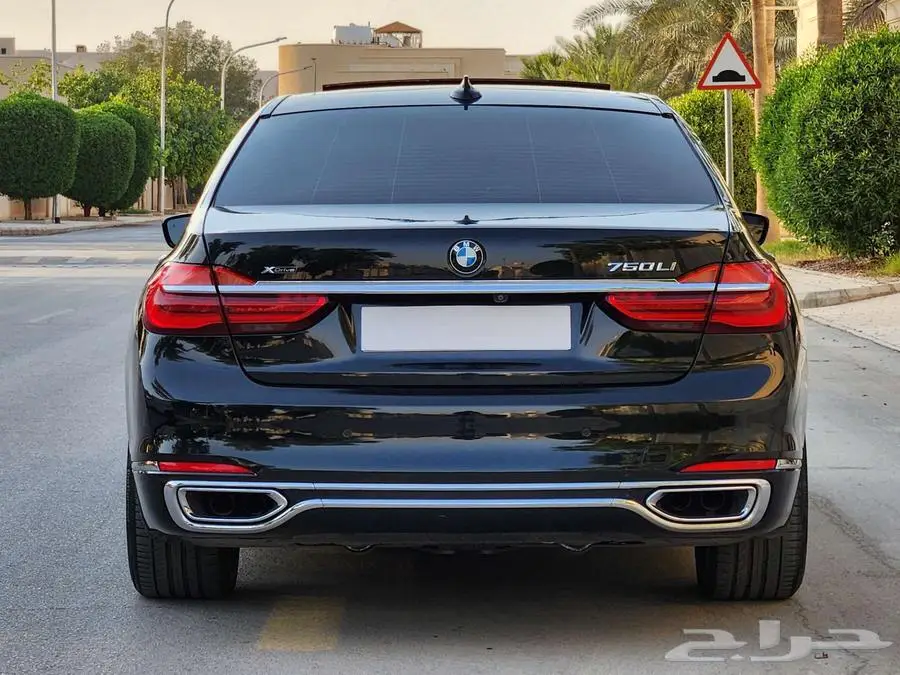 بي ام 2017 750 فل V8 11