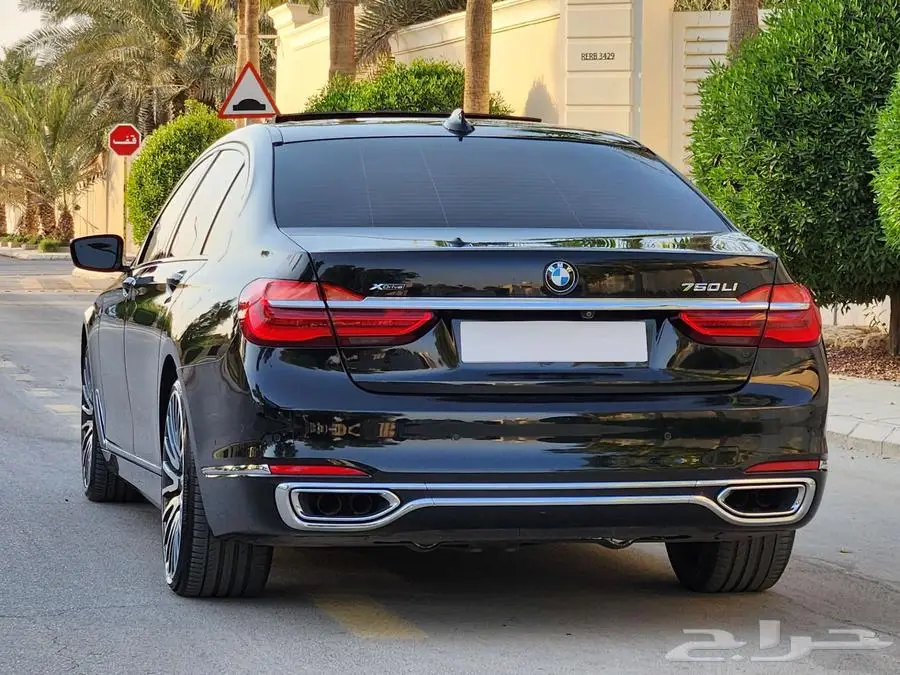 بي ام 2017 750 فل V8 10