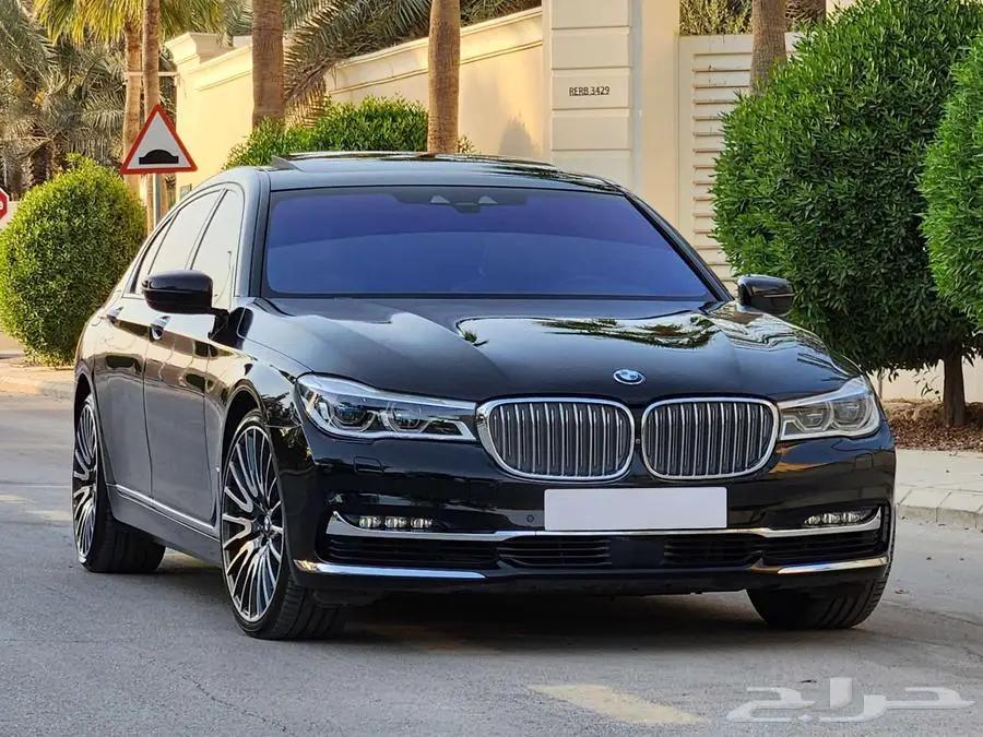 بي ام 2017 750 فل V8 4