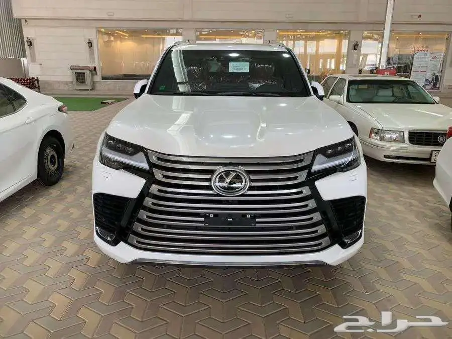لكزس LX600 BB موديل 2024 - خليجي - أبيض جملي 0