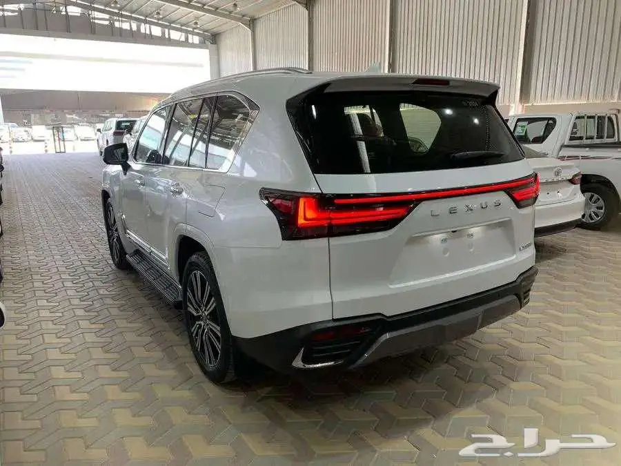 لكزس LX600 BB موديل 2024 - خليجي - أبيض جملي 3