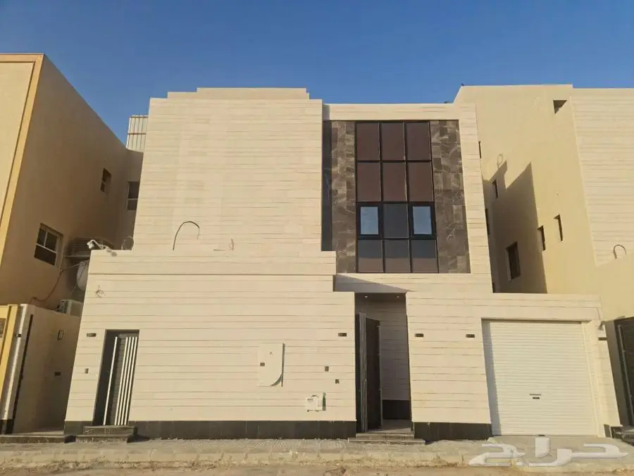 للإيجار بحي النرجس   شرق شارع يدمه 0