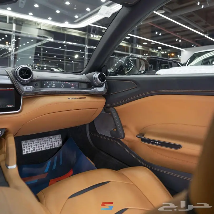 فيراري GTC4 Lusso موديل 2017 16