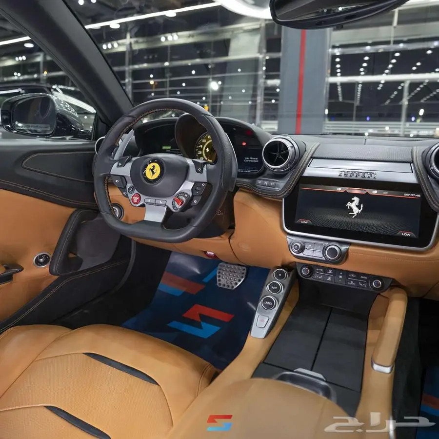 فيراري GTC4 Lusso موديل 2017 23