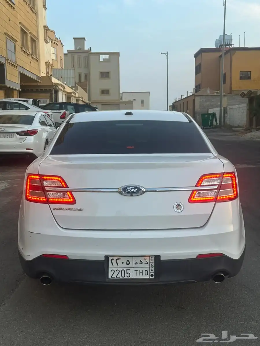 فورد تورس سيدان 2016 10