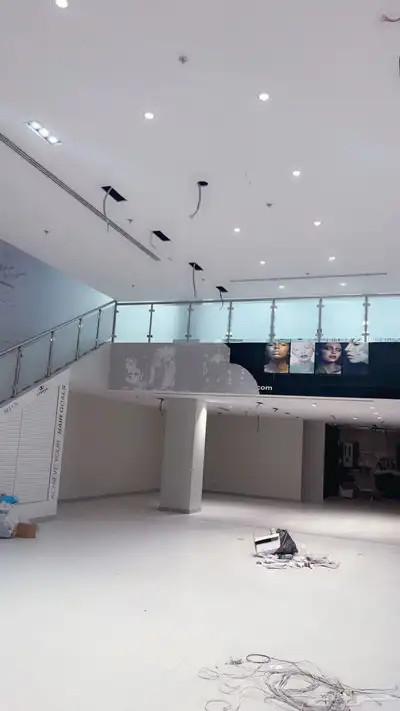 معرض للإيجار 2