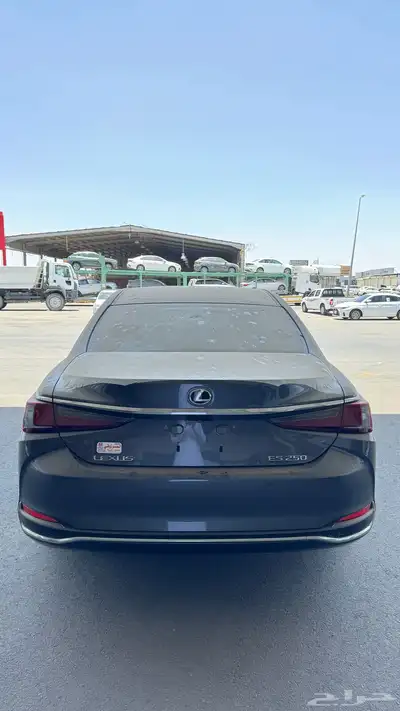 لكزس ES250 2025 فئة AA سعودي جميع الالوان بطاقة جمركية 3