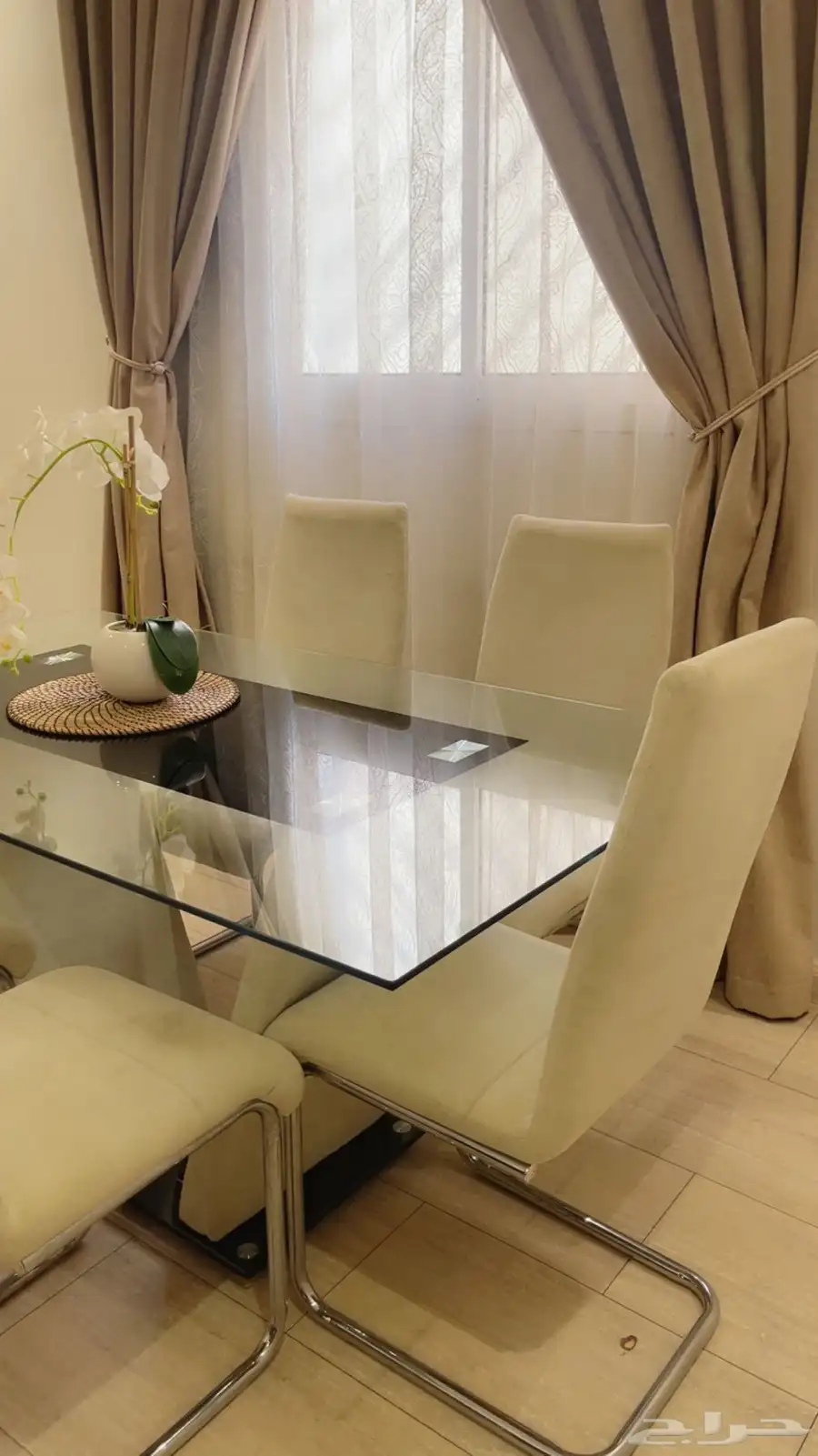 طاوله طعام 1