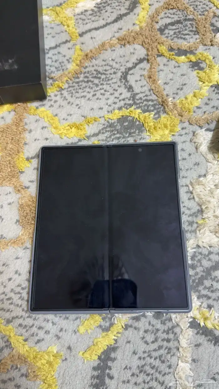 جوال جلكسيzfold6 1