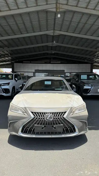 لكزس ES250 2025 فئة AA سعودي جميع الالوان بطاقة جمركية 1