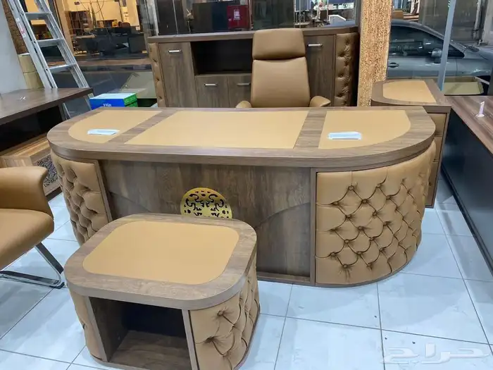 مكاتب مدير و طاوله إجتماعات و كراسي جديد موديلات 17