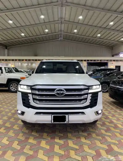 لاندكروزر VXR 2024 عبدالطيف جميل 1