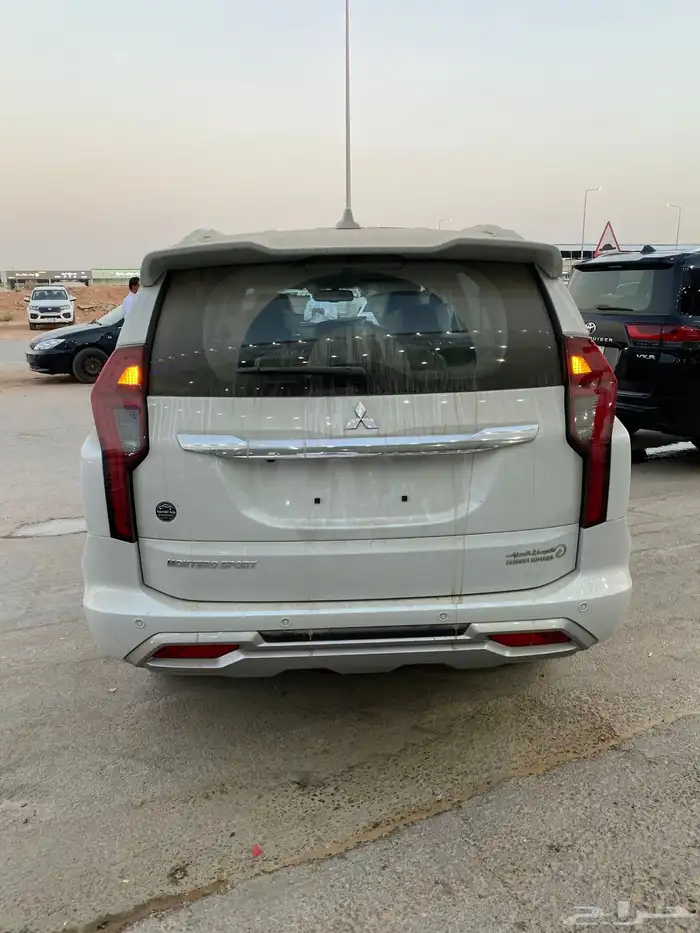 ميتسوبيشي مونتيرو نص فل 2025 10