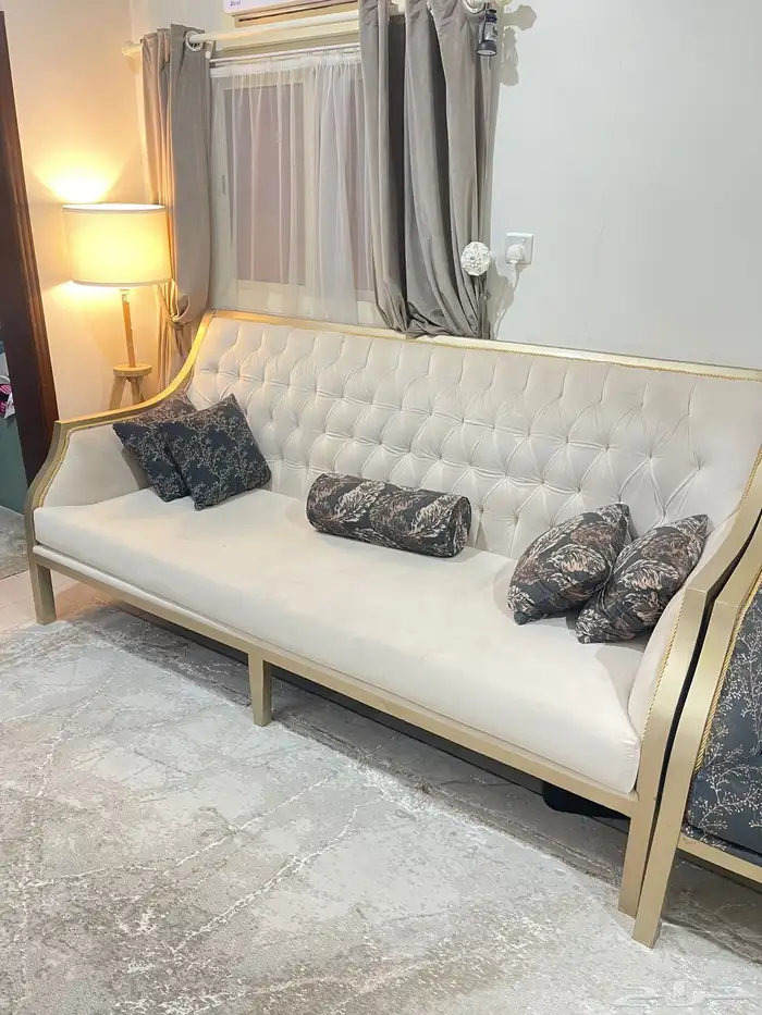 كنب مع مخدات 0