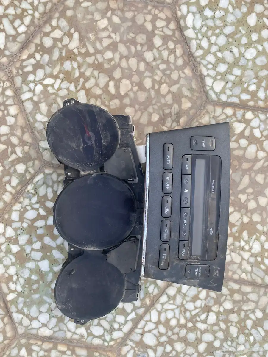 اغراض لكزس es300موديل 8