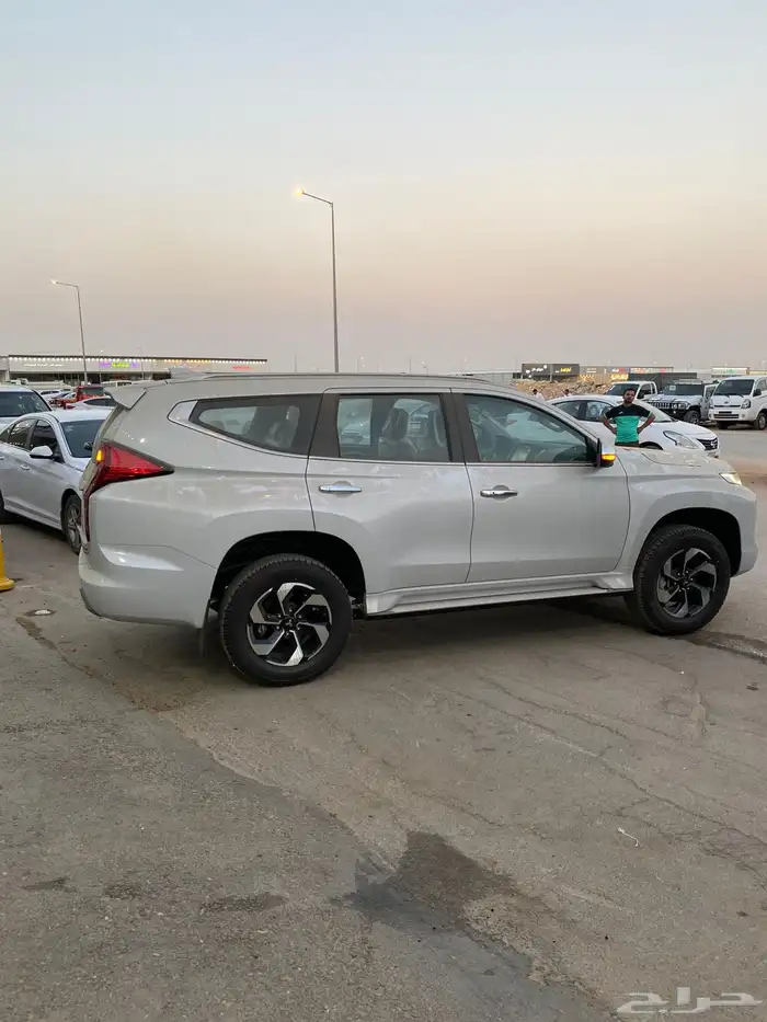 ميتسوبيشي مونتيرو نص فل 2025 11