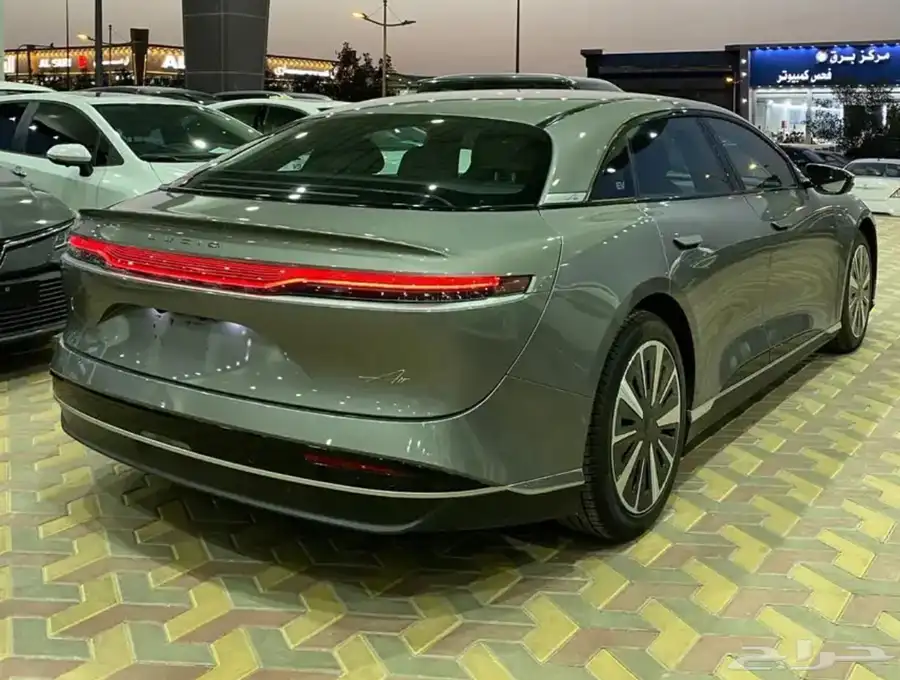 لوسيد 2025 8