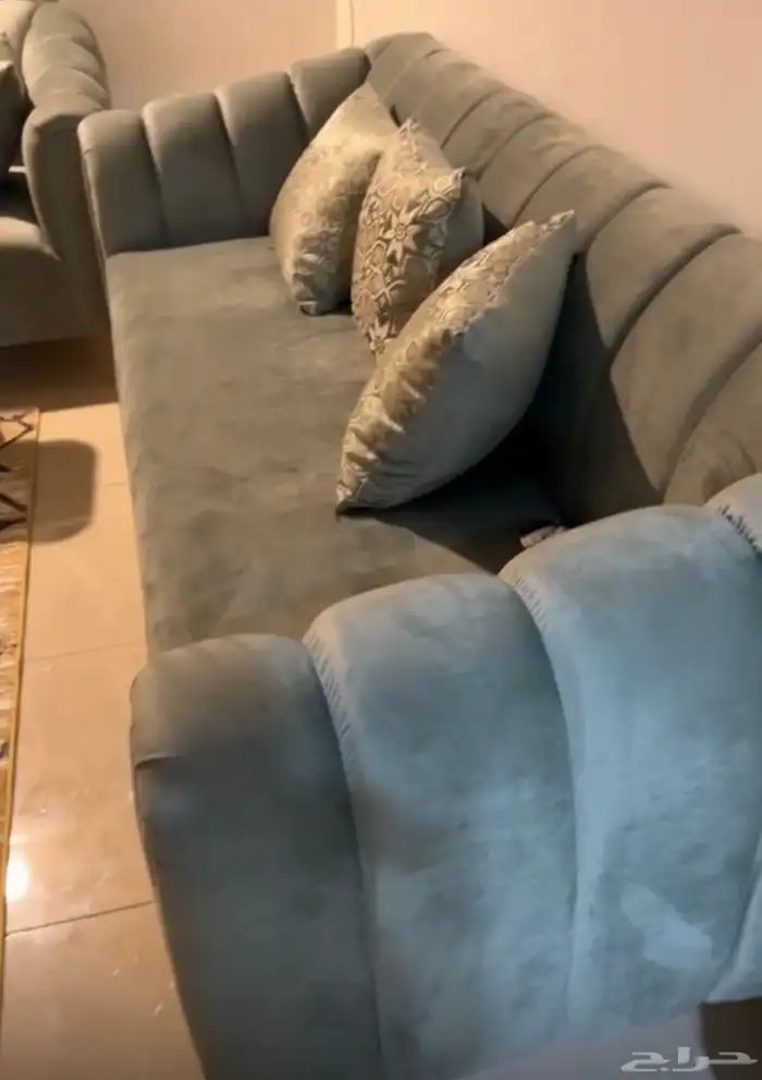 للبيع كنب ثنين كبار وثنين صغار 2