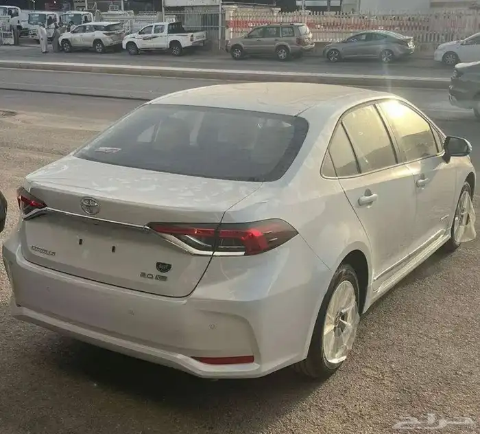 توويوتا كورلا2.0 ابيض لؤلؤي 2025 اقساط وكاش 2