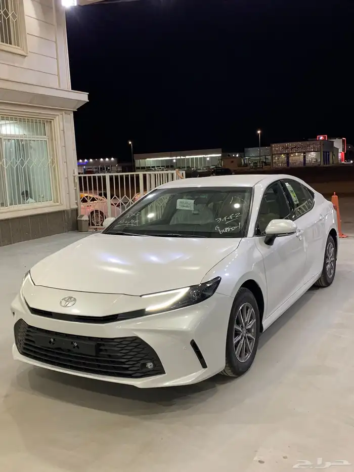 تويوتا كامري اصفار2025 ستاندر ابيض 0