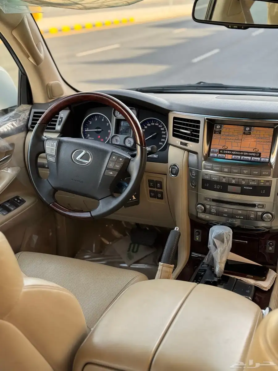 للبيع جيب لكزس LX 570 Dd 2010 8