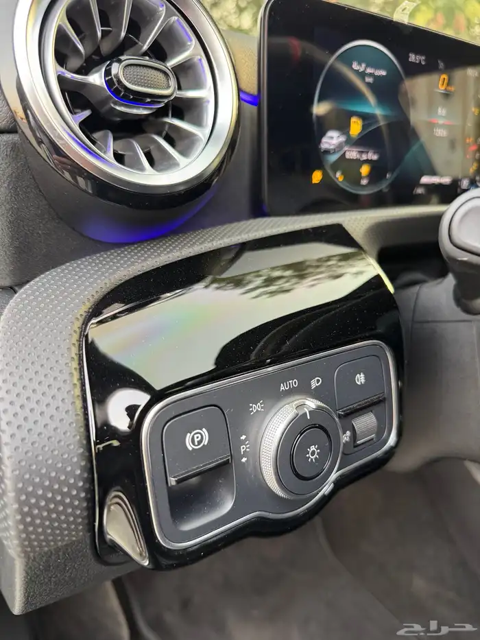 2023 مرسيدس A35 AMG 16