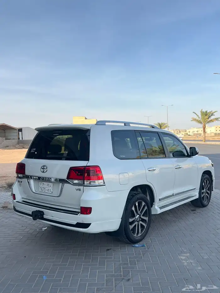 لاندكروزر 2019 ديزل 4