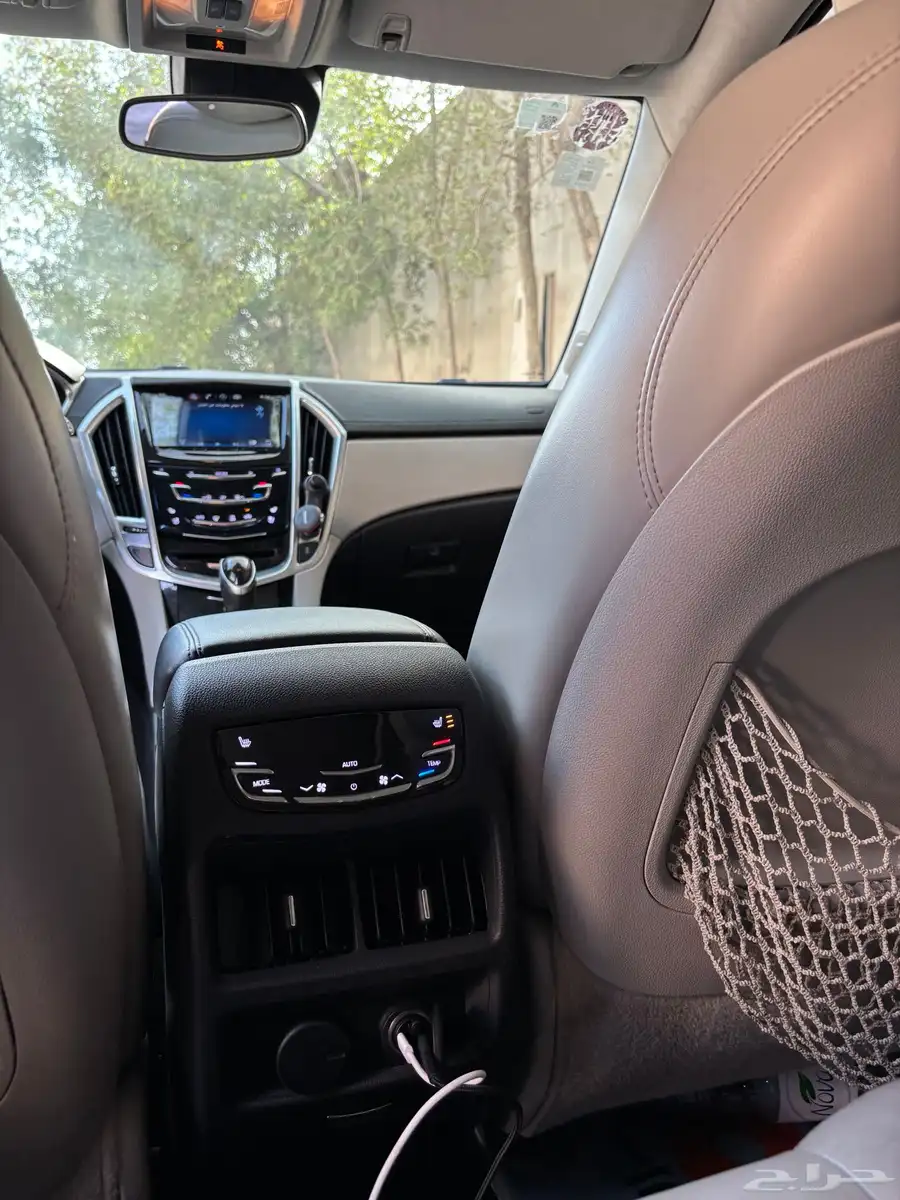 كاديلاك SRX اعلى فئة 26