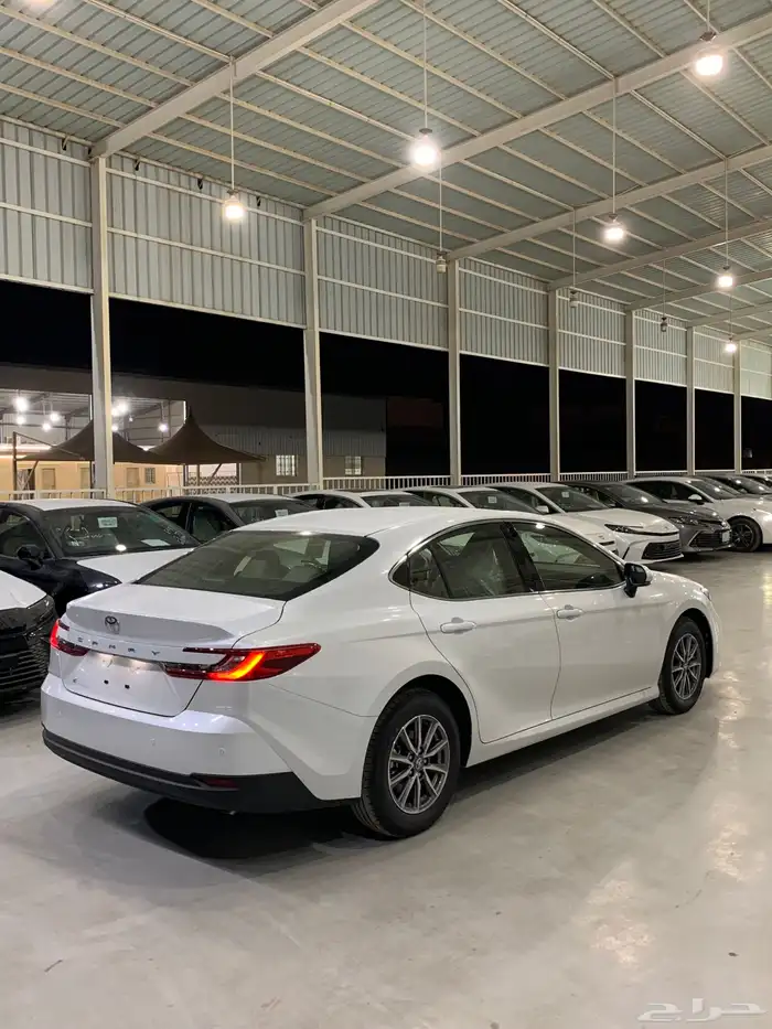 تويوتا كامري اصفار2025 ستاندر ابيض 2