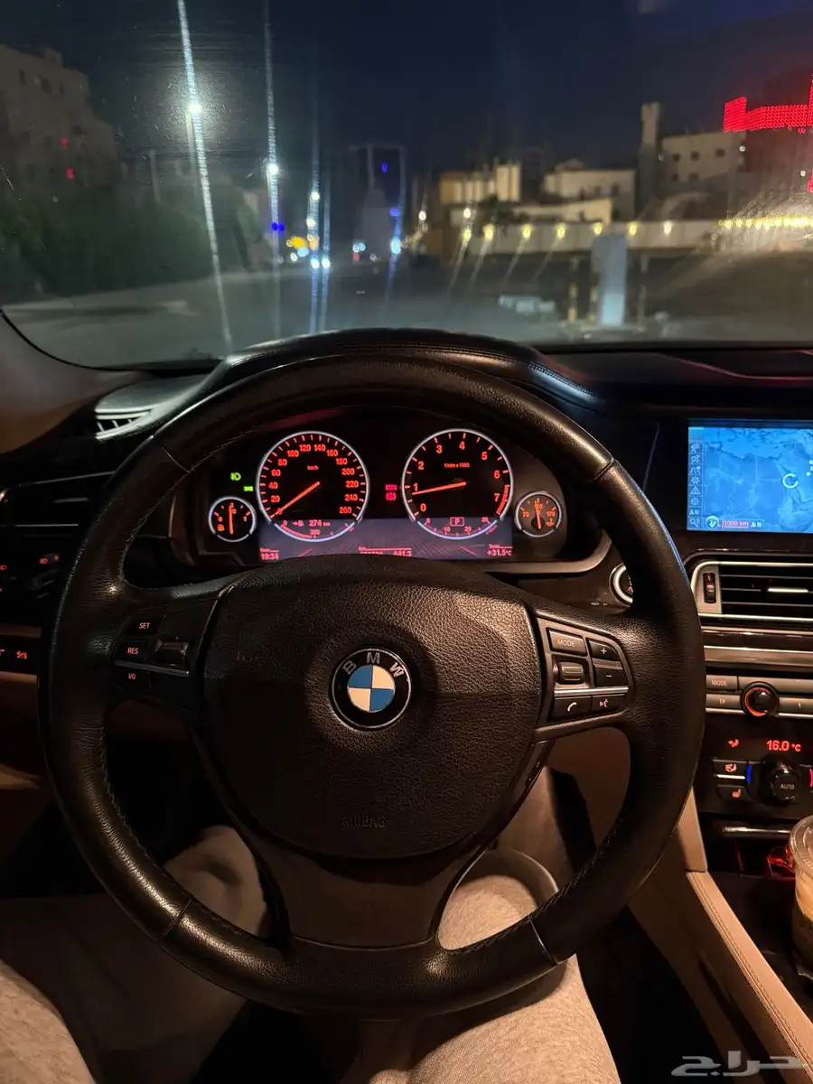 بي ام دبليو 750 تحمل لوحه فرديه 10