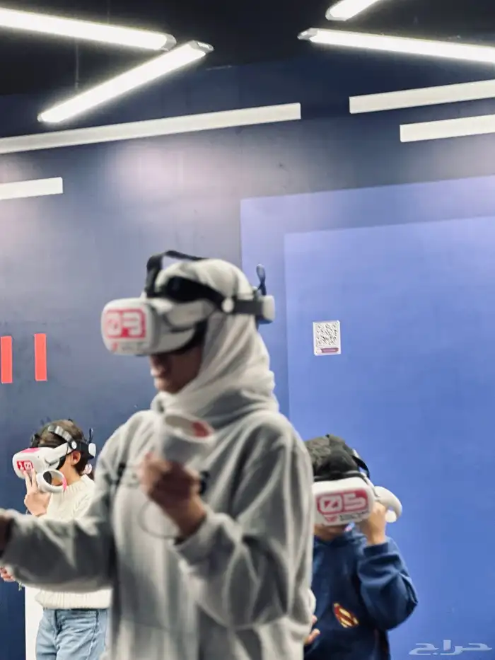 ألعاب VR جماعية للاستراحات   ترفيه الشباب والعائلة 1