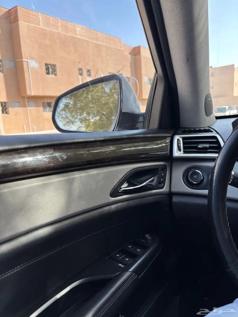 كاديلاك SRX اعلى فئة 14