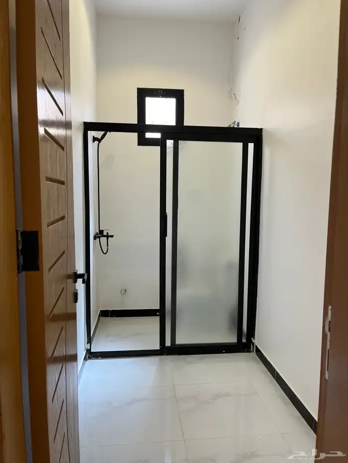 ادوار للبيع في حي الجنادريه 15