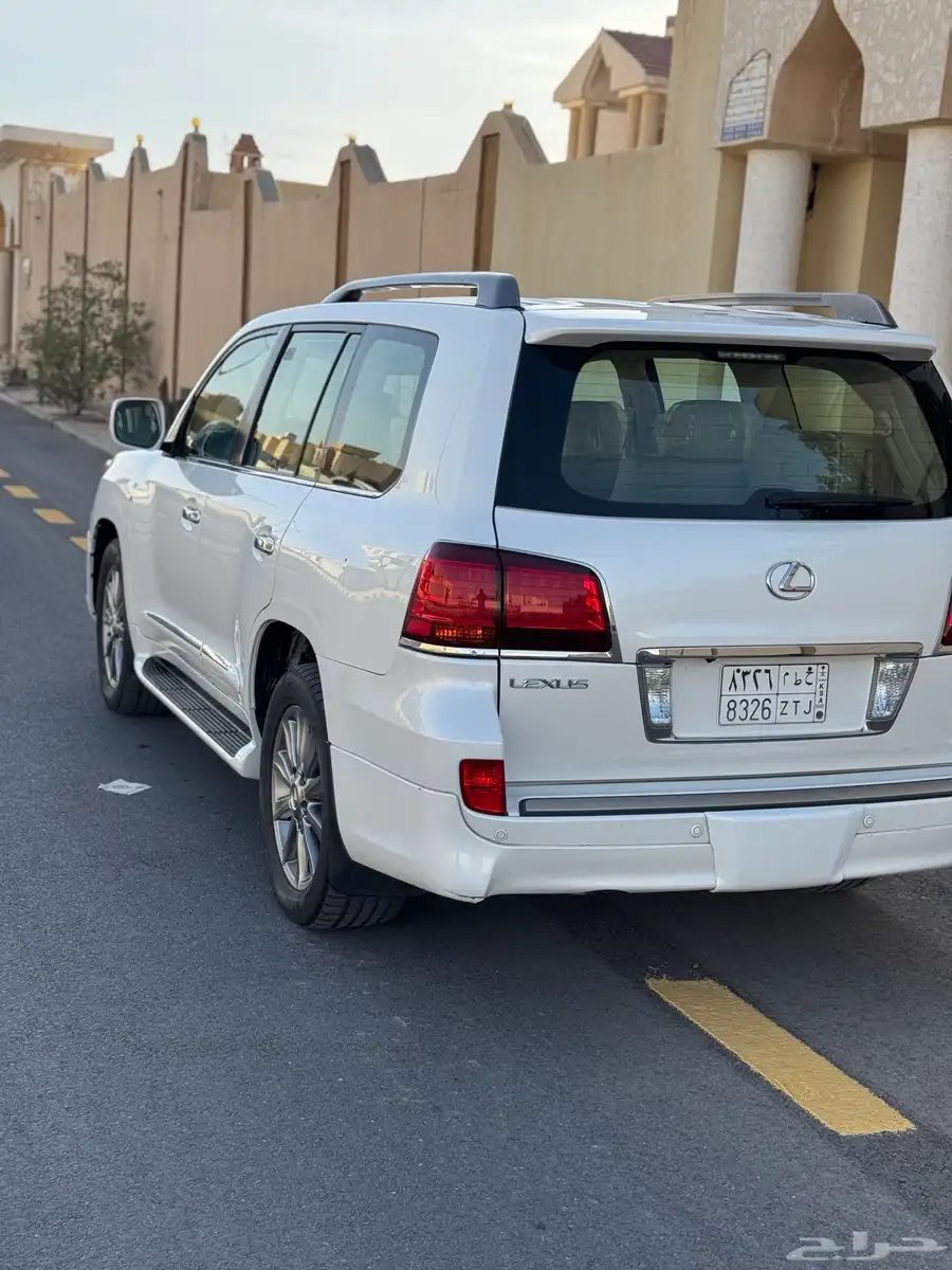 للبيع جيب لكزس LX 570 Dd 2010 3