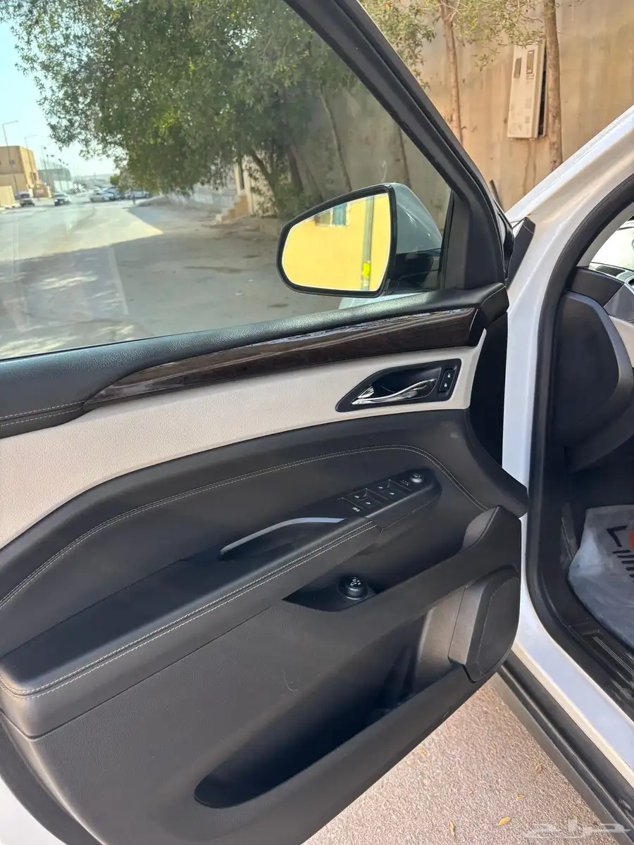 كاديلاك SRX اعلى فئة 17