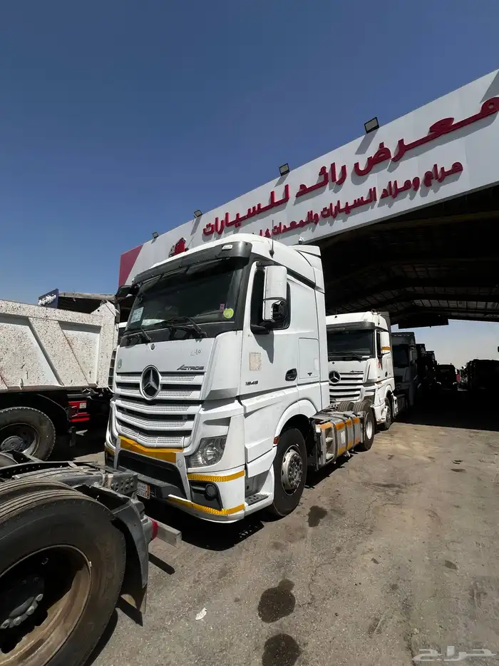 حراج معرض رائد للسيارات والشاحنات والمعدات الثقيلة 4
