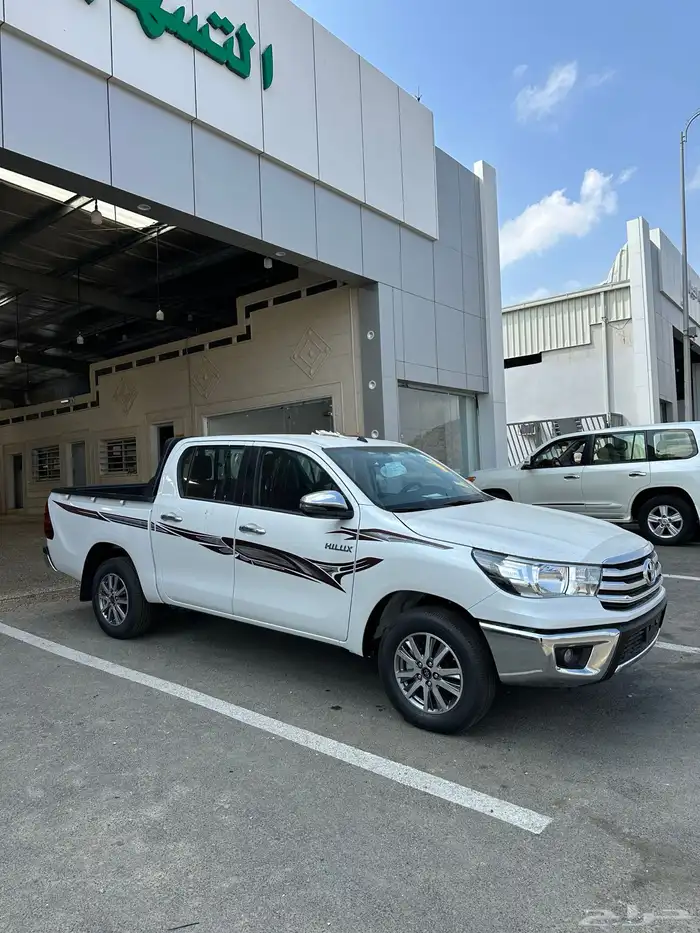 هايلوكس 2025 بنزين اصفار كاش وبنوك 9