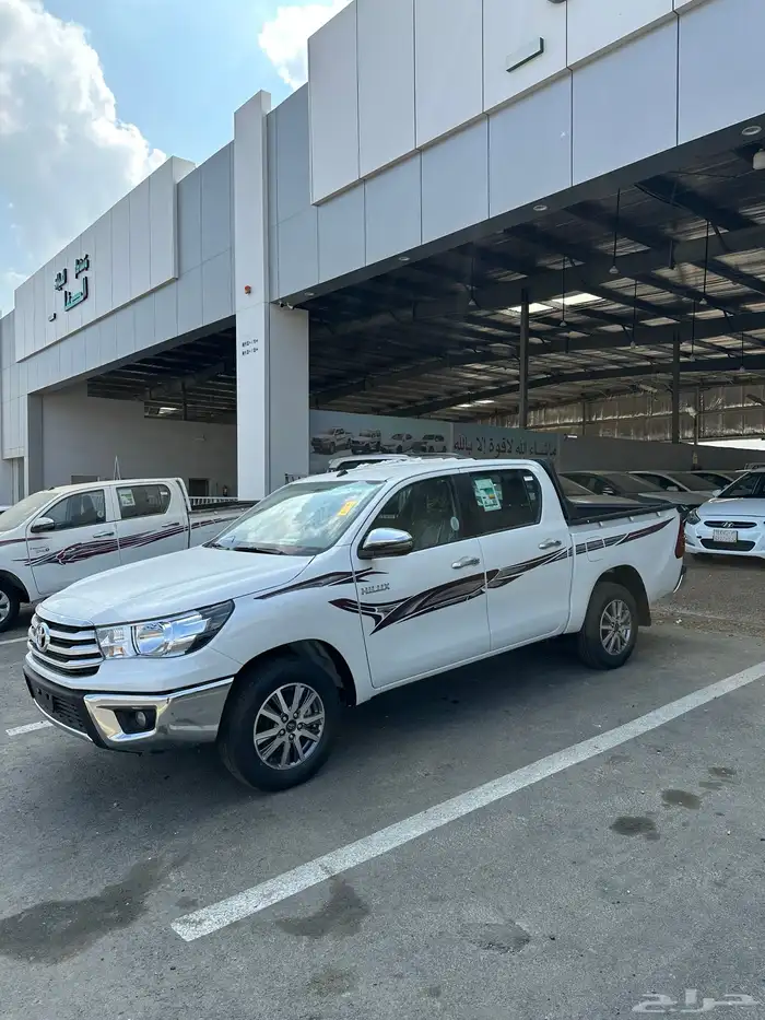 هايلوكس 2025 بنزين اصفار كاش وبنوك 3