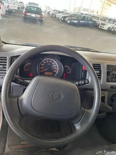 تويوتا باص ركاب 12
