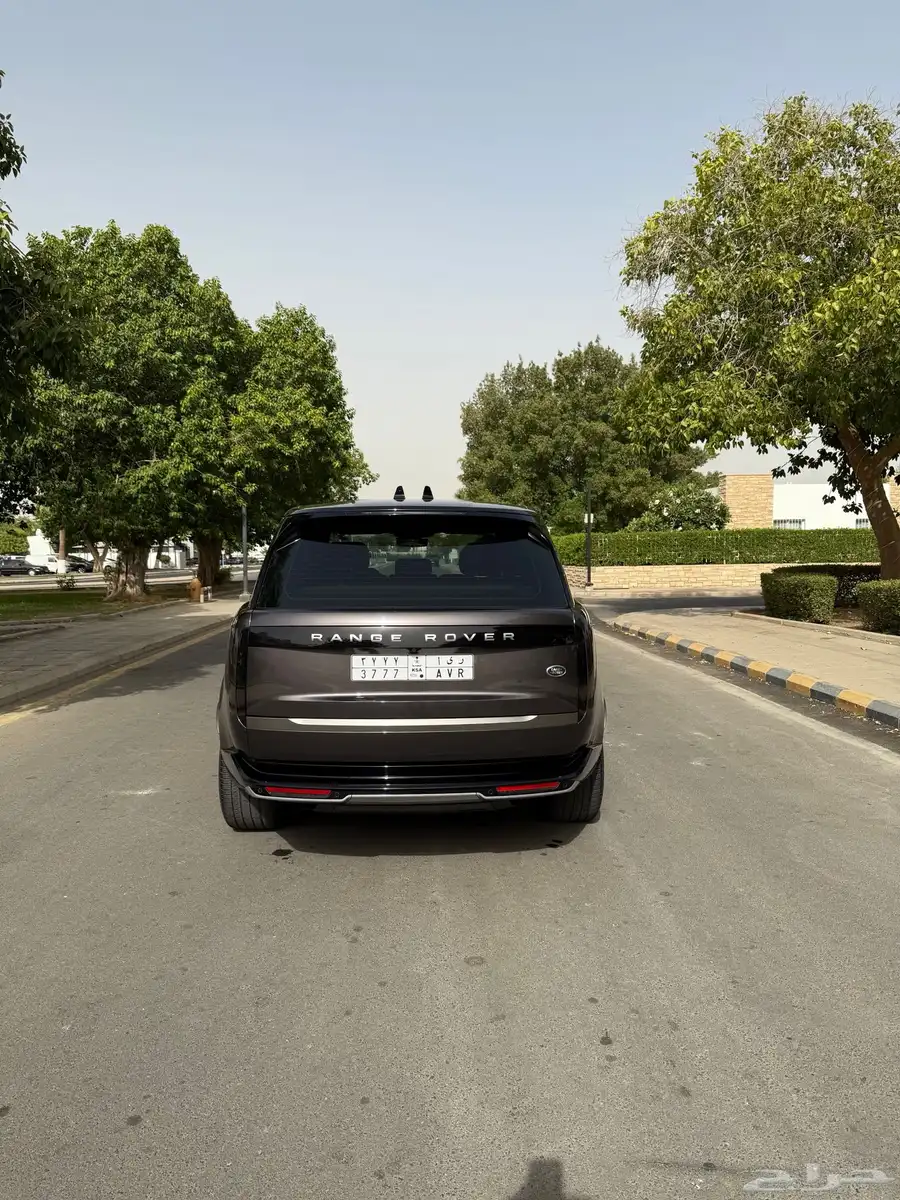 للبيع رانج روفر فوج HSE 2023 فل كامل تحت الضمان الناغي 4