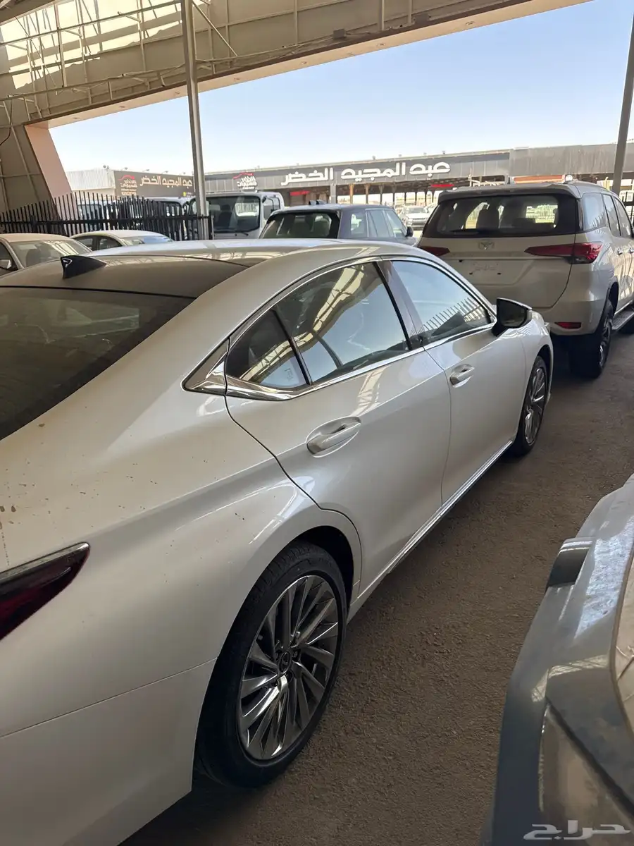 لكزس es350 ابيض 2
